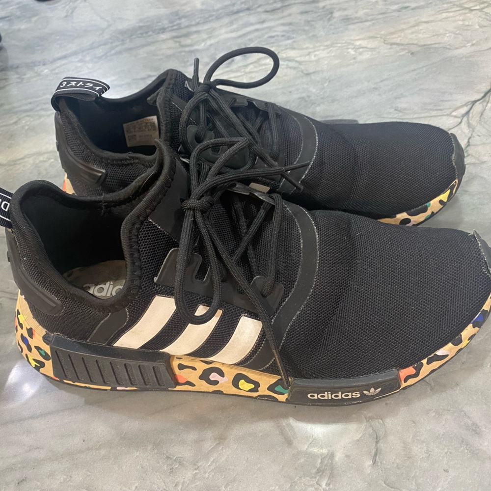 Adidas size 8.5 NMD-R1 colorful leopard print soles great condition